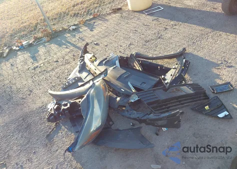 2014 Ford Focus Titanium z USA, uszkodzony, nr VIN 1FADP3J2XEL115733